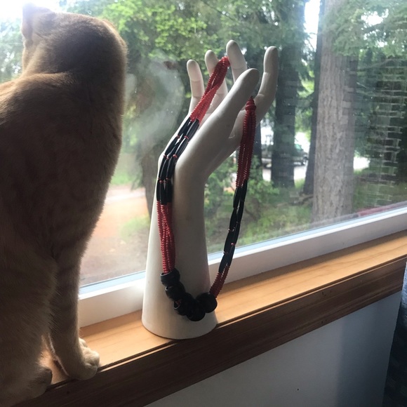 Vibrant wood bead necklace - Picture 10 of 11